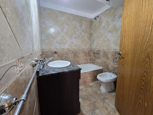 Excelente Departamento Con 2 Coceras - Apto Profesional