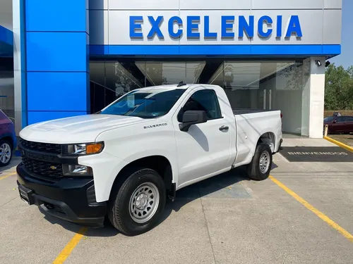 Chevrolet Silverado 4.3 V6 1500 WT Cabina Regular 4x2 At
