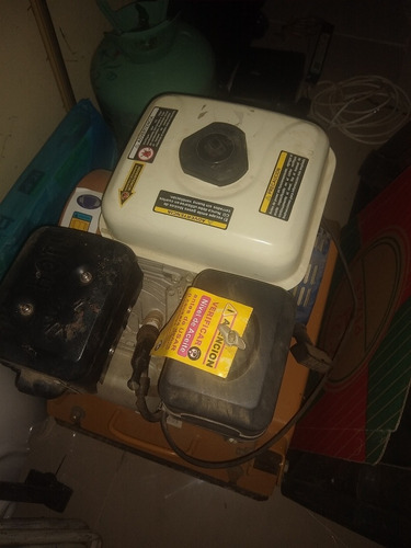 Imagen 2 de 4 de Rana Compactadora De 80kg Marca Domosa