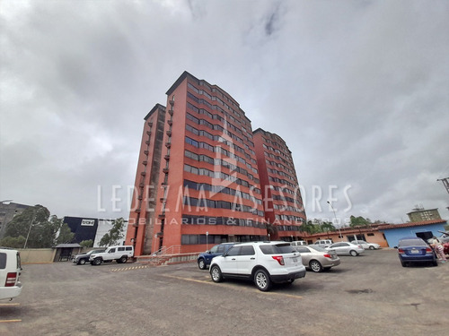 Apartamento En Venta En El C.r. Kamoiran, Sector Alta Vista