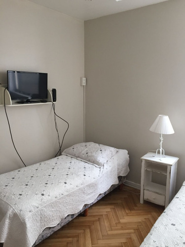 Departamento De Dos Ambientes, Alquiler Temporal, Recoleta