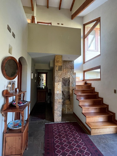 Casa Familiar Remodelada En El Arrayán Con Quincho Y Piscina