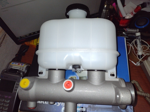 Imagen 4 de 5 de Bomba Freno Ford Super Dutty F 250 F 350 Tritón 05-09