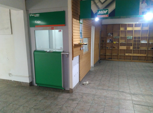 Se Vende Local Comercial A Pie De Calle El Mismo Hace Esquina En Libertador Centro Santa Teresa Bb