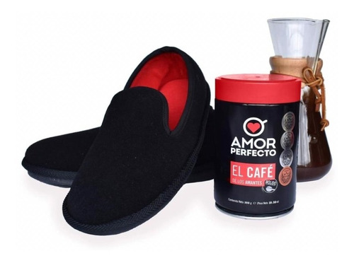 Café Y Pantuflas. Combo De Pantuflas Y Una Lata De Café