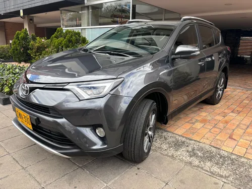 Toyota RAV4 2.0 Street At