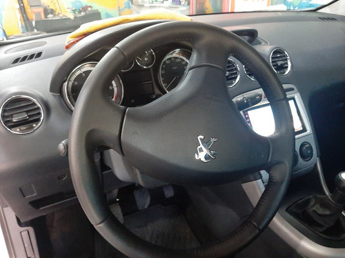 Peugeot 308 1.6 Active 2014