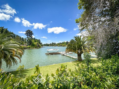 Casa En Venta De 9 Dorm. En Las Cabras