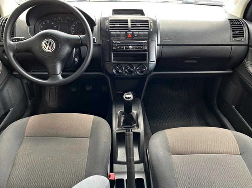 Imagem 3 de 13 de Volkswagen Polo Sedan 1.6 2008