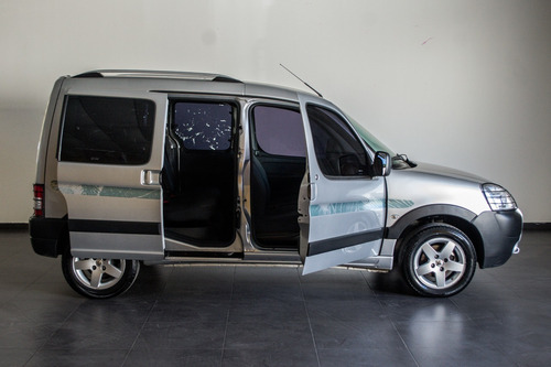 Imagen 8 de 20 de Peugeot Partner Patagónica 2017 1.6 Hdi Vtc Plus Ab939 Lum