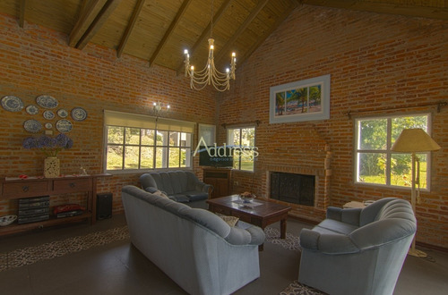 Casa En La Arbolada, Punta Del Este- Ref: 3074