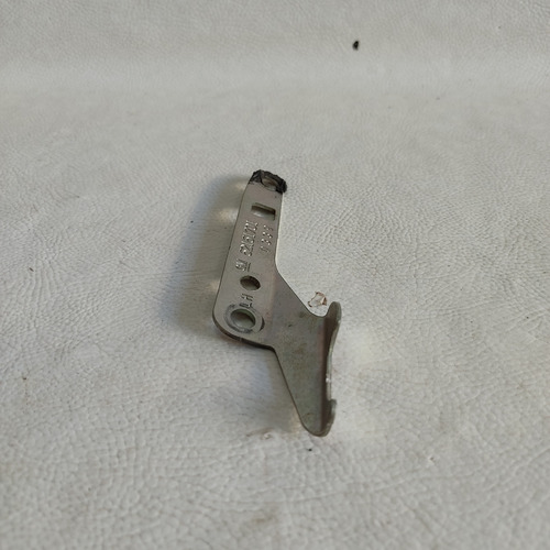 Suporte Maçaneta Porta Traseira Esquerda Onix 2013 A 19 Leia (Usado)