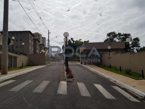 Aluguel De Apartamentos / Padrão Na Cidade De São Carlos 24039