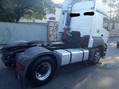 Imagem 4 de 11 de Mercedes Axor 2040