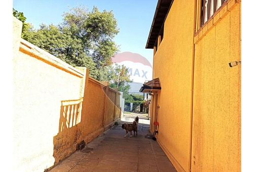 Excelente Casa Con Amplio Terreno Plaza Ñuñoa