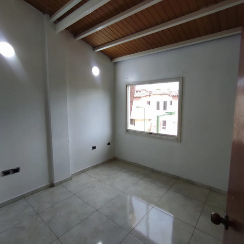 Town House San Diego Urb Villa Jardin Confort Estilo Y Amplios Espacios Kcl