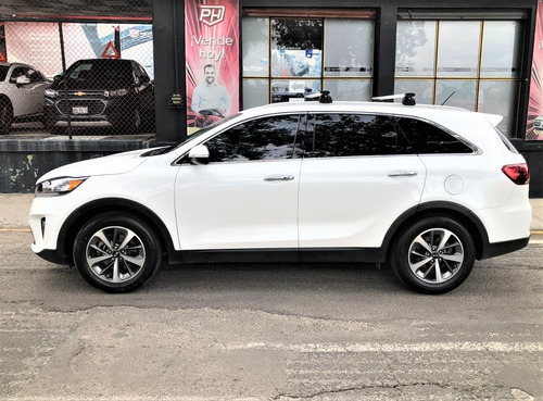 Imagen 2 de 13 de Kia Sorento 2019 Ex
