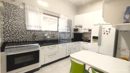 Vendo Casa Condomínio Com 3 Quartos (1 Suíte) E 108m2 Bosque