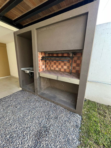 Duplex En Venta A Estrenar De 4 Ambientes Carlos Croce 990 (banfield)