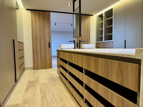 Residencia Con Acabados Premium- La Espiga