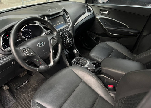 Imagen 8 de 14 de Hyundai Grand Santa Fe 3.3 V6 7p Gls At6 2019