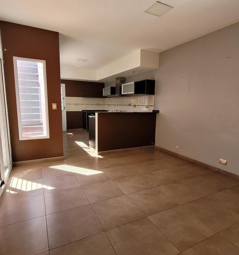 Imagen 4 de 14 de Chalet 4 Ambientes - Castelar Sur - Excelente Ubicación