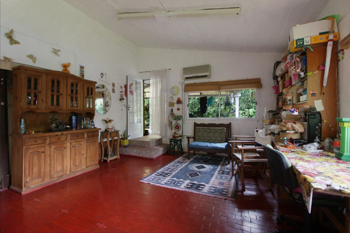 Venta Casa Sobre Tres Lotes Con Pileta