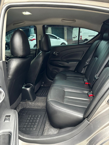Nissan Versa 1.6 16v Sl Aut. 4p