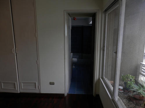 Imagen 6 de 13 de Apartamento En Alquiler En San Bernardino, A Cuadra Y Media Del Instituto Clinico Otorrino .