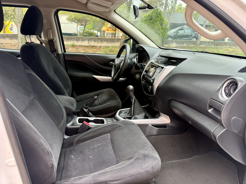 Nissan NP300 Frontier 2.5 Le Aa Mt