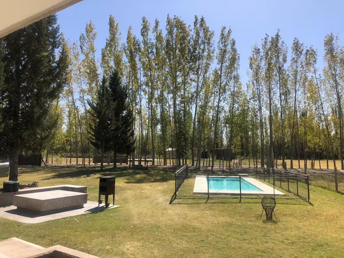 Casa En Venta - 3 Dormitorios 2 Baños - Mendoza