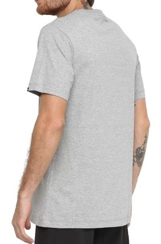 Imagem 2 de 4 de Camiseta Quiksilver Comp Logo Tamanho Especial Original