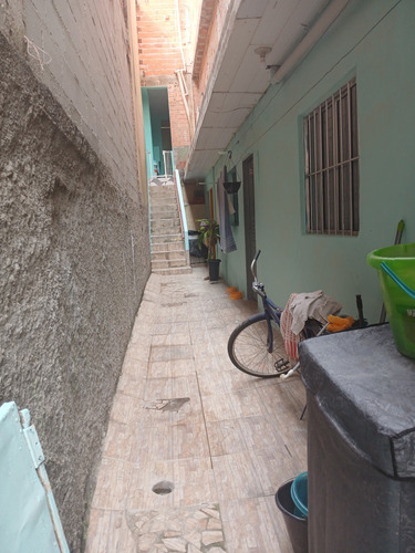 Vende-se Sobrado Com 2 Casas