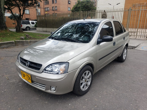 Chevrolet Corsa 1.4 Evolution Mecanico Sedan