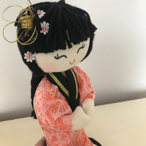 Boneca Japonesa Em Tecido Com Kimono (Usado)