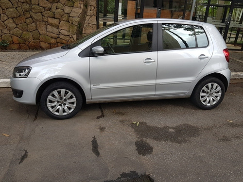 Imagem 3 de 6 de Volkswagen Fox 1.0 Vht Trend Total Flex 5p 2013