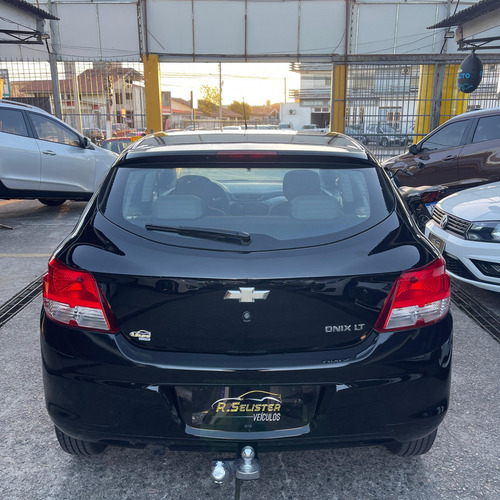 Chevrolet Onix ONIX HATCH LT 1.0 8V FlexPower 5p Mec.