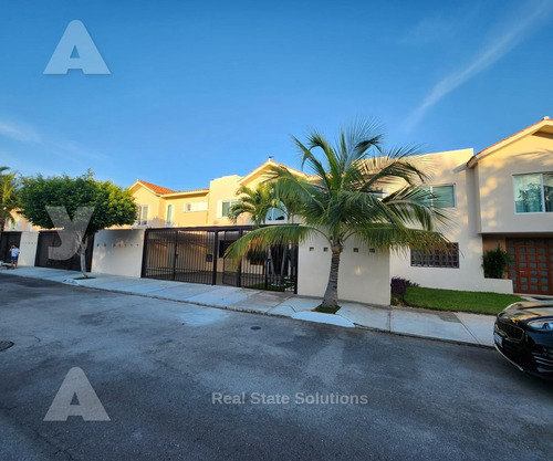 Casa En Venta, 4 Recámaras, 2 Niveles, La Vista, El Table, C