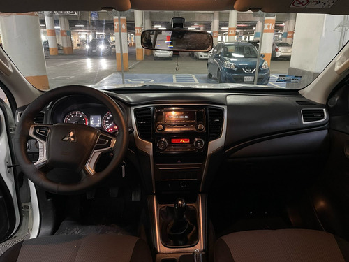 Mitsubishi L200 2.4 GLX 4x2 Mt