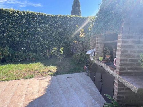 Venta Casa 3 Amb - Cochera Quincho Jardin. Palomar