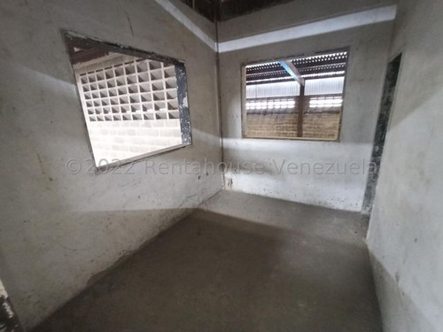 Galpón Industrial Ubicado En Av Intercomunal Turmero-maracay Sector La Providencia 1200 Mts2, Tanque De 66 Mil Lts, Acepta Financiamiento 25-13703 Hc