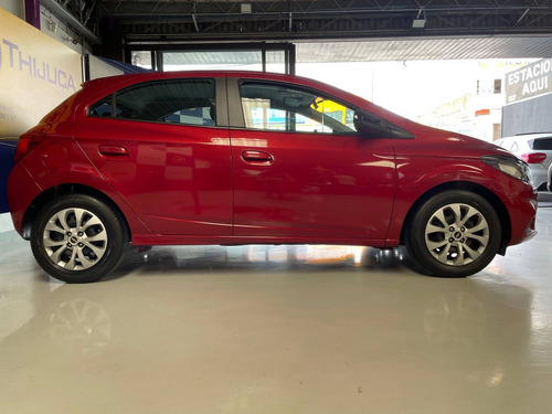Imagem 3 de 10 de Chevrolet Onix 1.0 Mpfi Joy 8v Flex 4p Manual