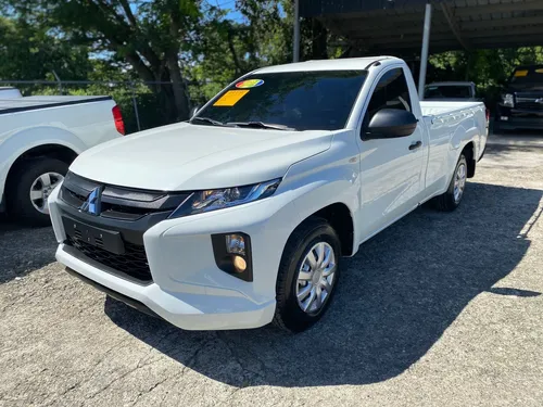 Disponible Para La Venta Mitsubishi L200 2024