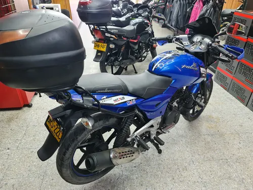Bajaj Pulsar 180 2011