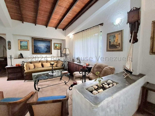 Julio Latouche 24-20805 Hermosa Casa En Alquiler Colinas De Guataparo Valencia, Amplias Áreas Verdes, Tanque De Agua 10.000 Lts.
