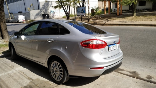 Imagen 7 de 13 de Ford Fiesta Sedan 4 Puertas