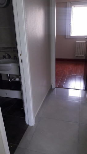 Imagen 14 de 22 de Departamento De 4 Ambientes - A La Calle - Catamarca 1100