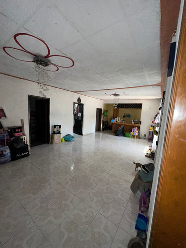 Casa En Venta Con 4 Departamentos Independientes 253m2, Col. San Miguel Xico, Edo Méx.