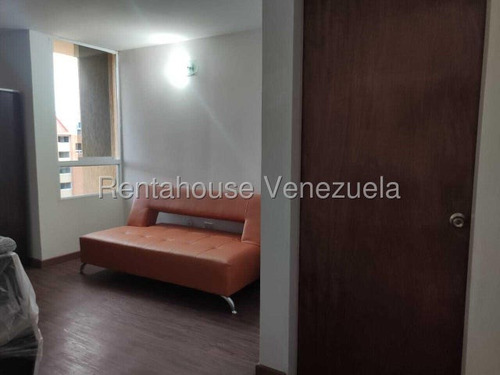 Apartamento Remodelado En El Encantado Listo Para Habitar Dubravska Alarcón 25-19299