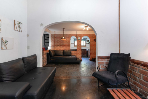 Casa En Venta 4 Amb Cochera,jardin,pileta Quilmes